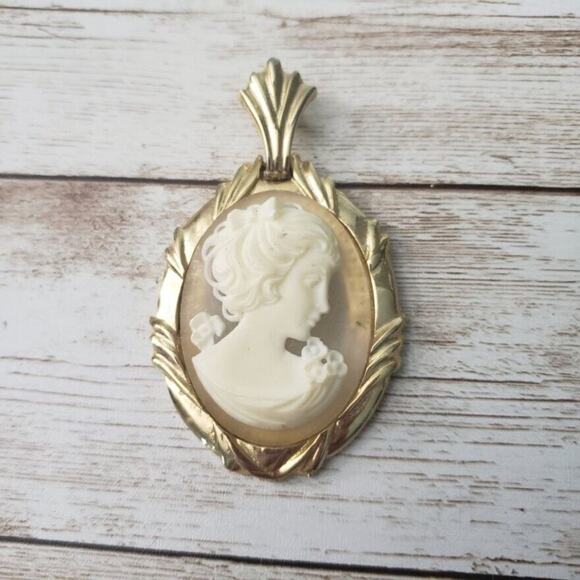 Vintage Jewelry - Vintage Pendant - Large Cameo Style Gold Tone with Cream (No Chain Included)